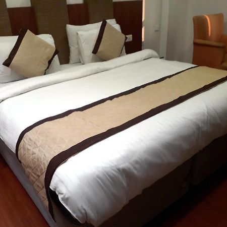 Airport hotel Golden Bliss Neu-Delhi Exterior foto