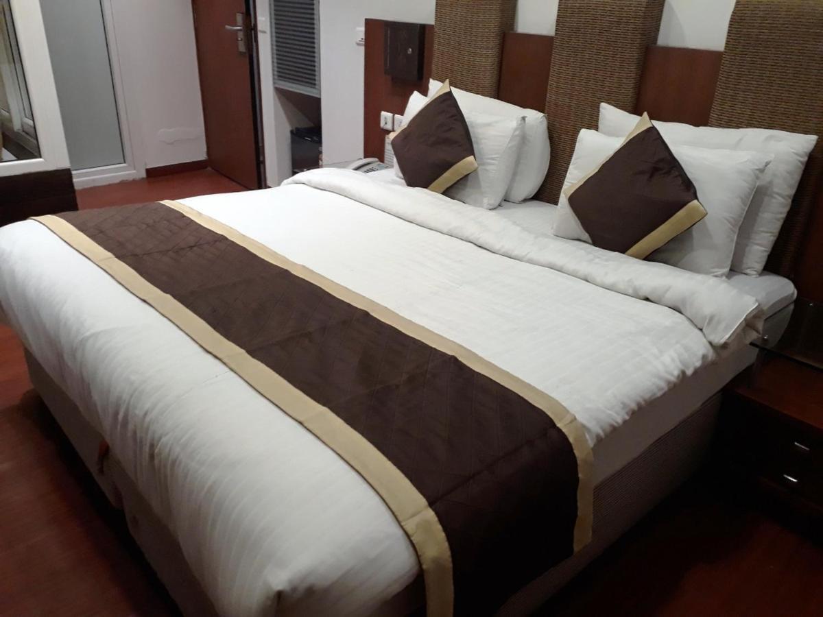 Airport hotel Golden Bliss Neu-Delhi Exterior foto