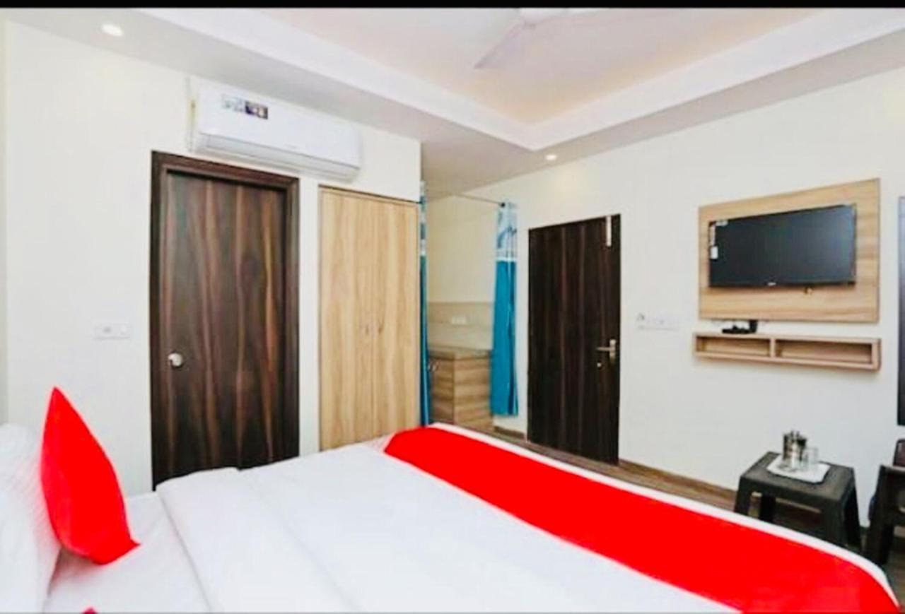 Airport hotel Golden Bliss Neu-Delhi Exterior foto