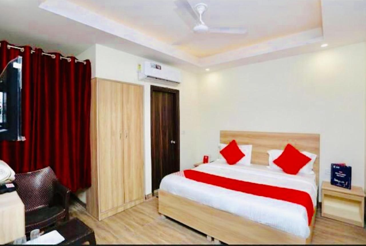 Airport hotel Golden Bliss Neu-Delhi Exterior foto