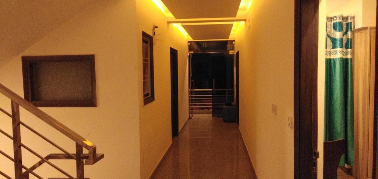 Airport hotel Golden Bliss Neu-Delhi Exterior foto